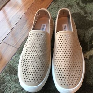 Steve Madden slip on new size 7.5
